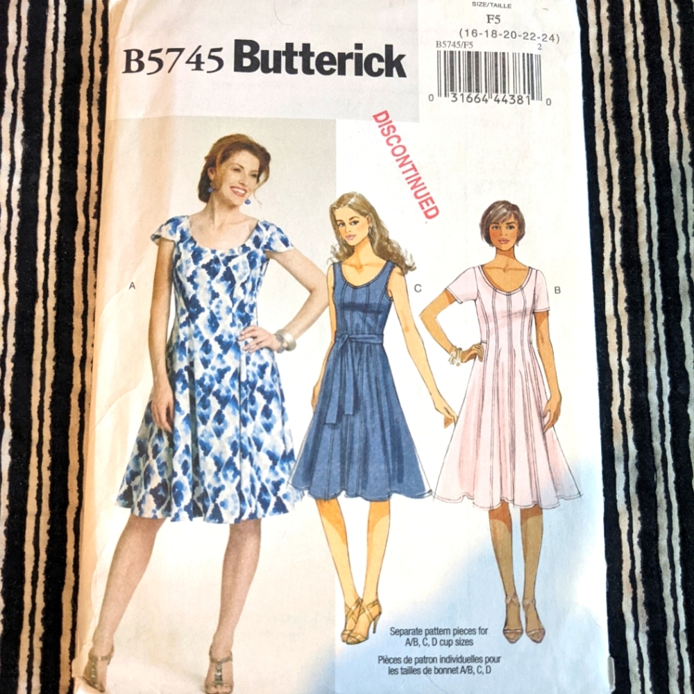 Butterick B5745 size F5 (16-18-20-22-24) pattern only